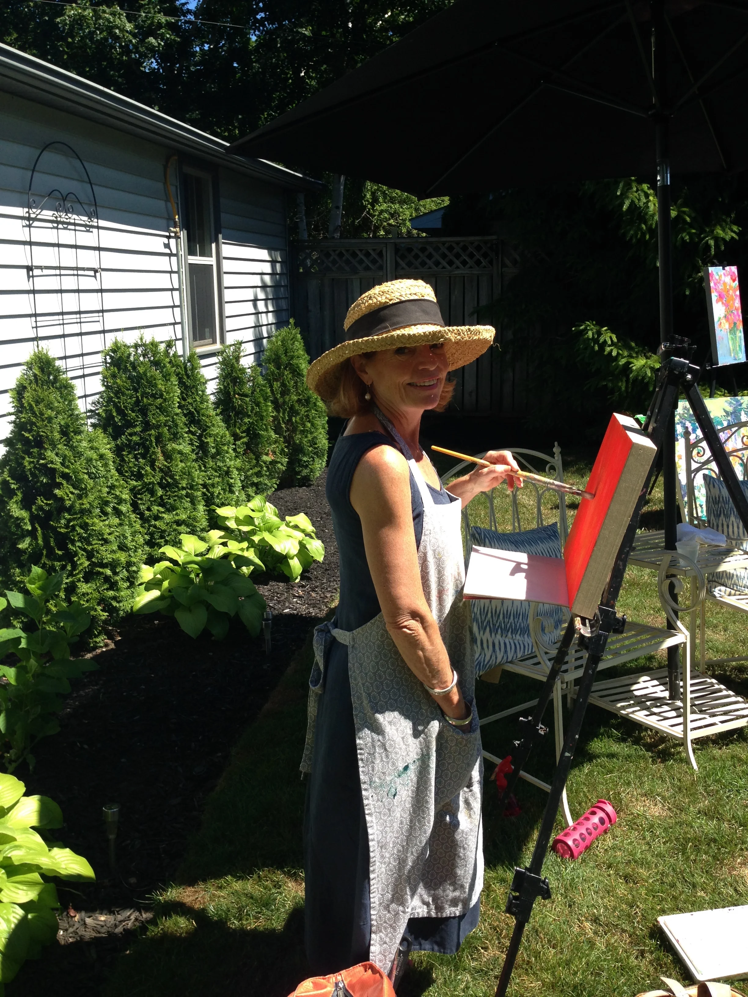 Lisa Hannaford - Artist Portrait